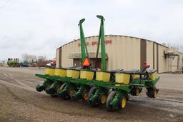 John Deere 7200 12R30" Front Fold Planter, MaxEmerge 2