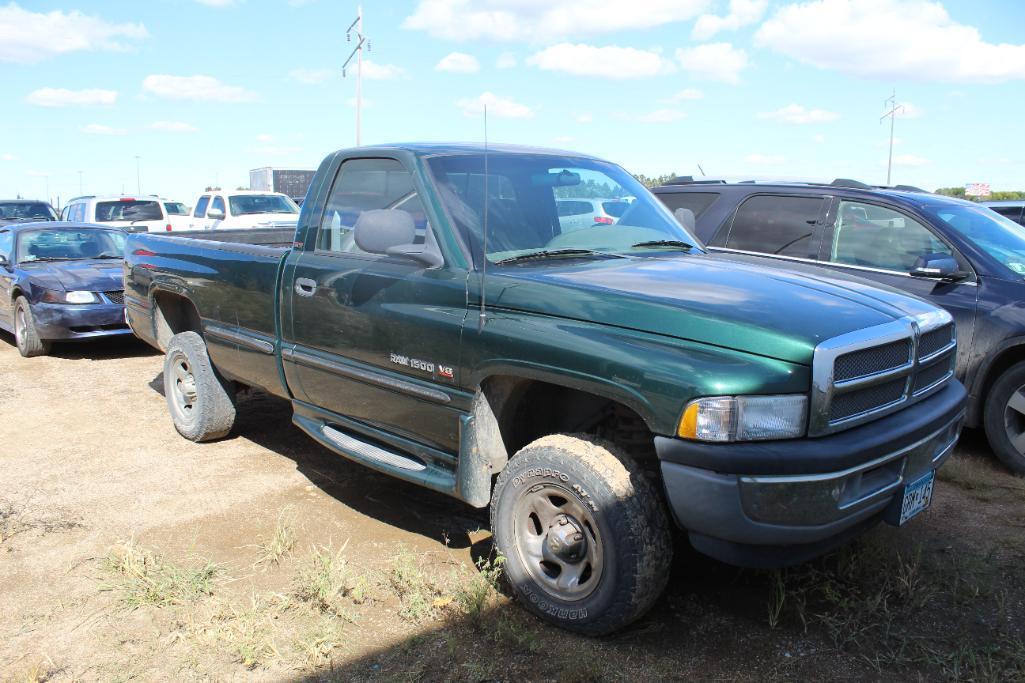 *** 1998 DODGE RAM 1500, LARAMIE, 4X4, REGULAR CAB, V-8 MAGNUM, AUTO, 8' BOX, BOX LINER