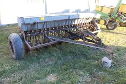 10' VAN BRUNT GRAIN DRILL, GRASS SEEDER, LOW RUBBER, HYD LIFT, HYD CYLINDER, 6" SPACING