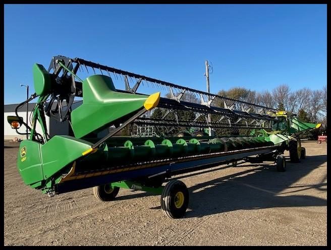 2011 John Deere 635F Hydra Flex Head, Fore/Aft, Brand New Sickle & New Spare Sickle,