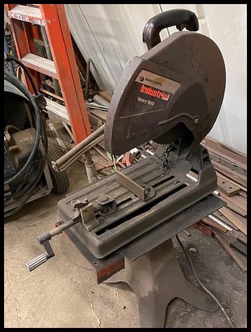 B&D 14" Chop saw on Stand