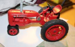 1/16 FARMALL SUPER C TOY TRACTOR, 1987 FLORIDA SHOW, PLASTIC, NO BOX