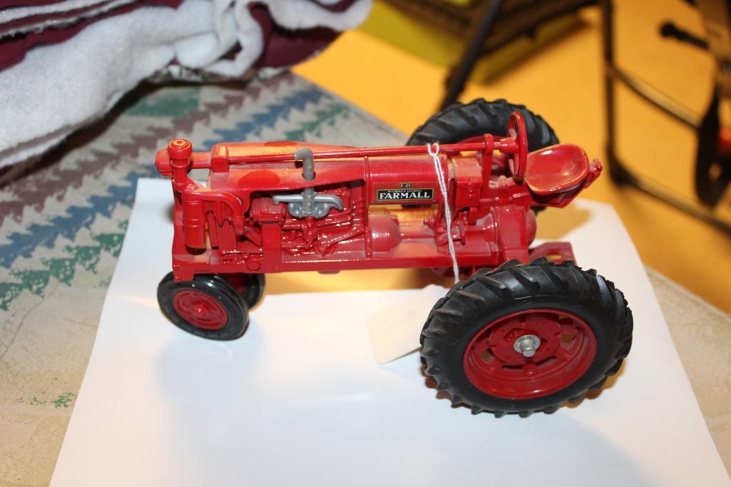 1/16 FARMALL F20 TOY TRACTOR, NR, NO BOX