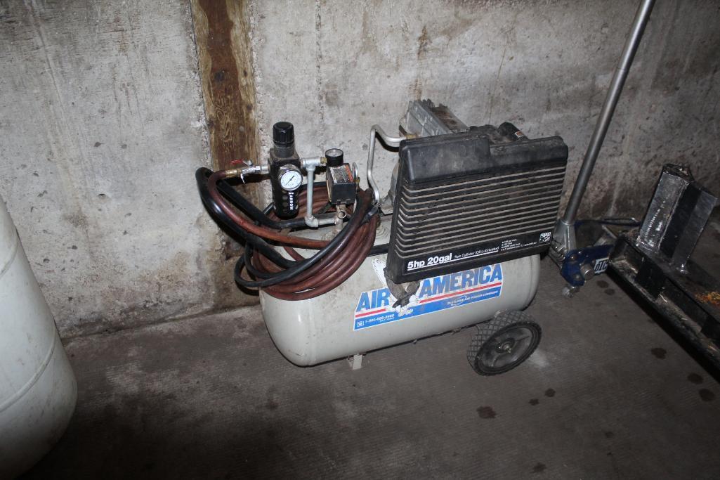 AIR AMERICAN 5HP 20 GALLON PORTABLE AIR COMPRESSOR