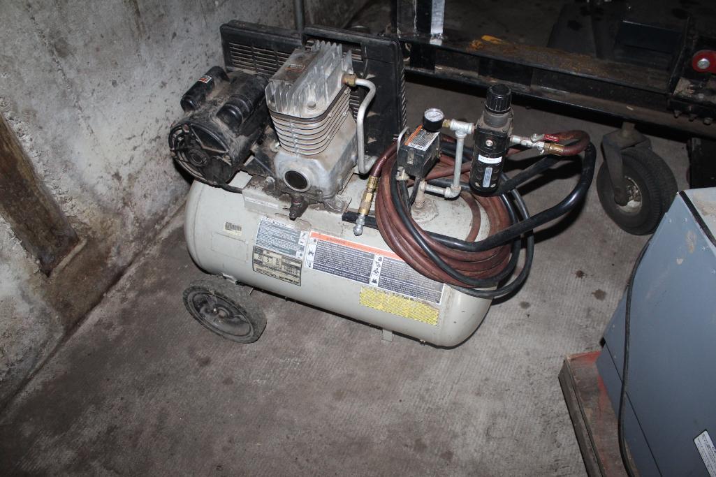 AIR AMERICAN 5HP 20 GALLON PORTABLE AIR COMPRESSOR