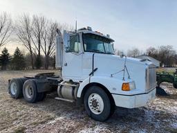 1995 Volvo Day Cab Semi Tractor, 480,554 Miles, Cummins M11, Rockwell 10 Speed,