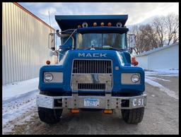 *** 1986 Mack R Series Dump Truck, Mack Engine, Maxitorque 7 Speed, 15' Steel Box, Cab Guard, Liner