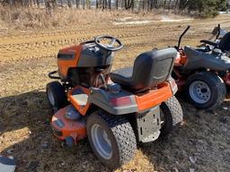 HUSQVARNA LGT54DLX LAWN TRACTOR, 54" CLEAR CUT DECK, BAGGER, HYDRO, 40.4 HOURS SHOWING