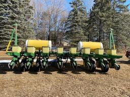 JOHN DEERE 7000 8R30" PLANTER, CORN FINGERS, JOHN DEERE RADIAL BEAN METERS, (2) 120 GALLON