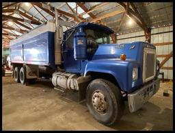 *** 1978 MACK RS600L GRAIN TRUCK, TANDEM AXLE, MACK 350 ENGINE, 5&4 2 STICK TRANS,