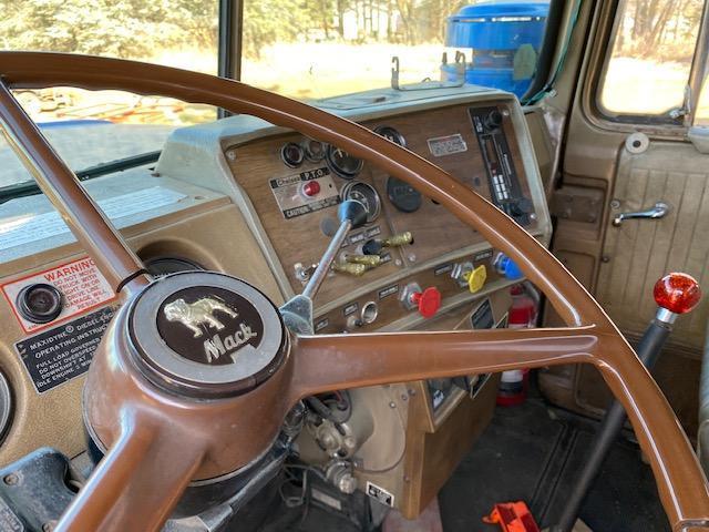 *** 1978 MACK RS600L GRAIN TRUCK, TANDEM AXLE, MACK 350 ENGINE, 5&4 2 STICK TRANS,