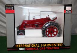 1/16 FARMALL 300, NF, GAS, CLASSIC SERIES, BOX HAS LIGHT WEAR