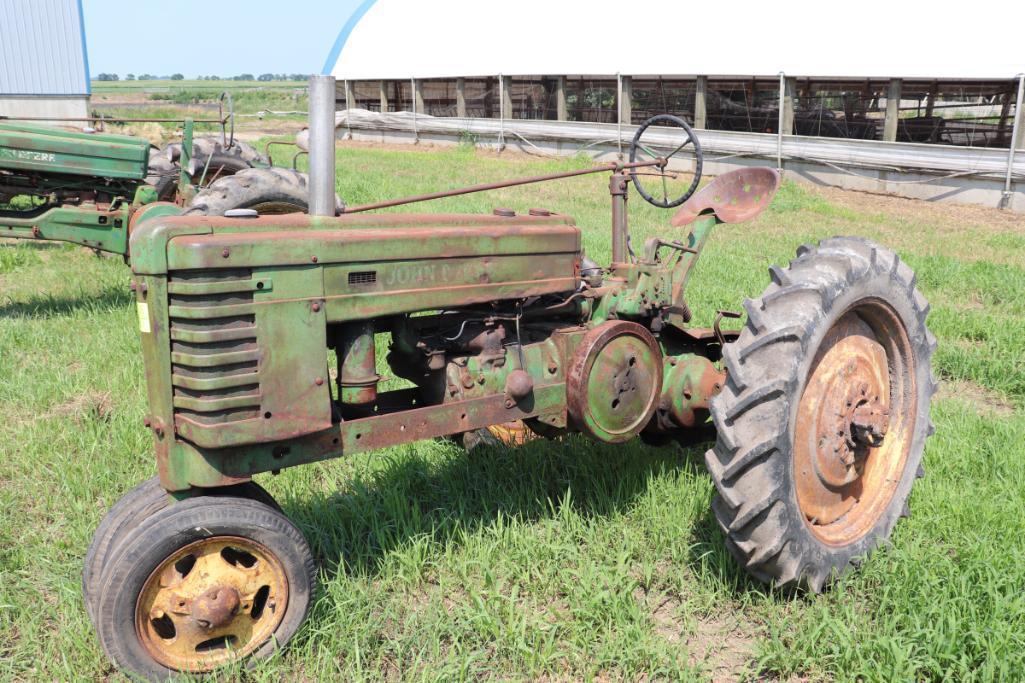 JOHN DEERE MODEL H, 9.5-32 TIRES, PTO, HYD, ENGINE IS LOOSE, SN 33405