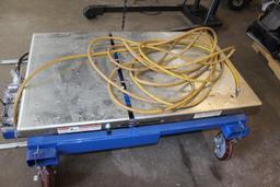 Propulsion System Lift Model GE-52200-A, 1760LB Lift, Hydraulic, On Wheels, Like New