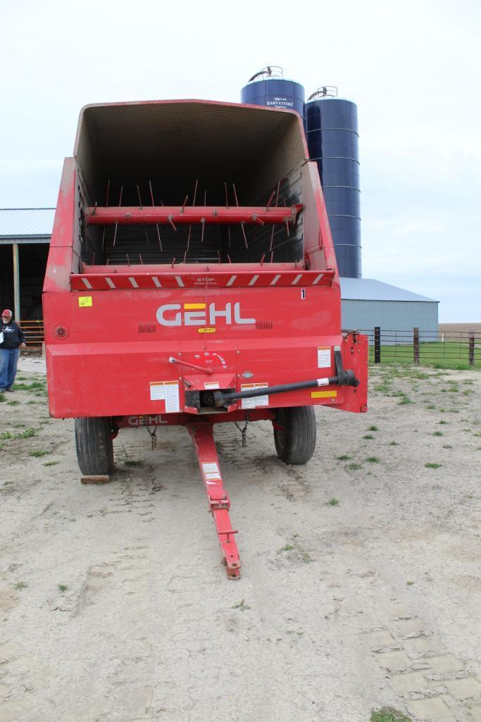 GEHL 980 VARI-SWEEP SILAGE BOX, LEFT HAND DISCHARGE, EXT HOPPER UNLOAD, LIGHT PACKAGE, 540 PTO,