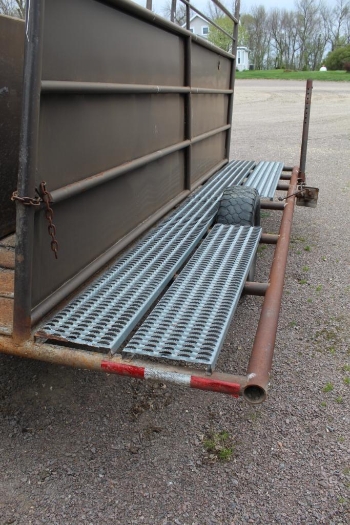 BZ WELDING METAL LOADING SHUTTE ON TRANSPORT, SIDE GATE ACCESS, CAT WALK