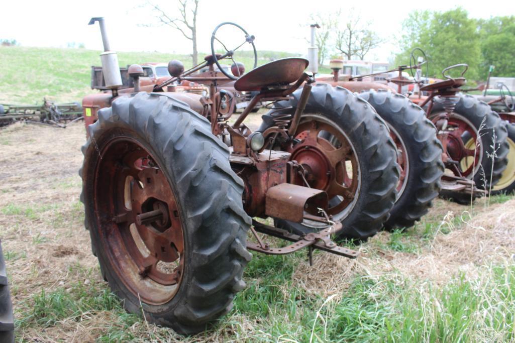 FARMALL H, GAS, NF, PTO, REAR WHEEL WEIGHTS, 13.6-38'S, S/N# 268045, RUNS