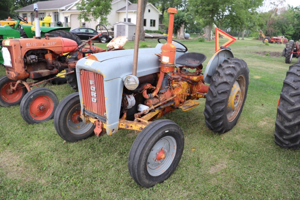 Ford Jubliee , Diesel, 4094 Hrs Showing, Fenders, Lights, WF, PTO, 3pt (No Top Link), 2 Hyds,