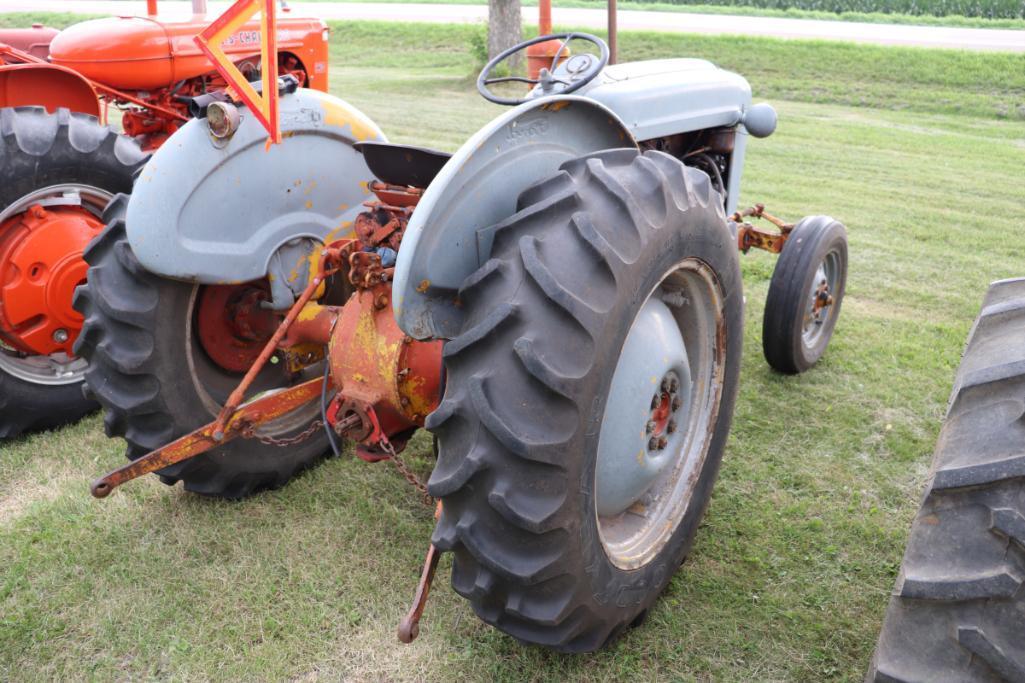 Ford Jubliee , Diesel, 4094 Hrs Showing, Fenders, Lights, WF, PTO, 3pt (No Top Link), 2 Hyds,