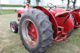 McCormick W9, 18.4-34 Good Cast Rims, PTO, STD Front, Lights, Fenders, Power Steering