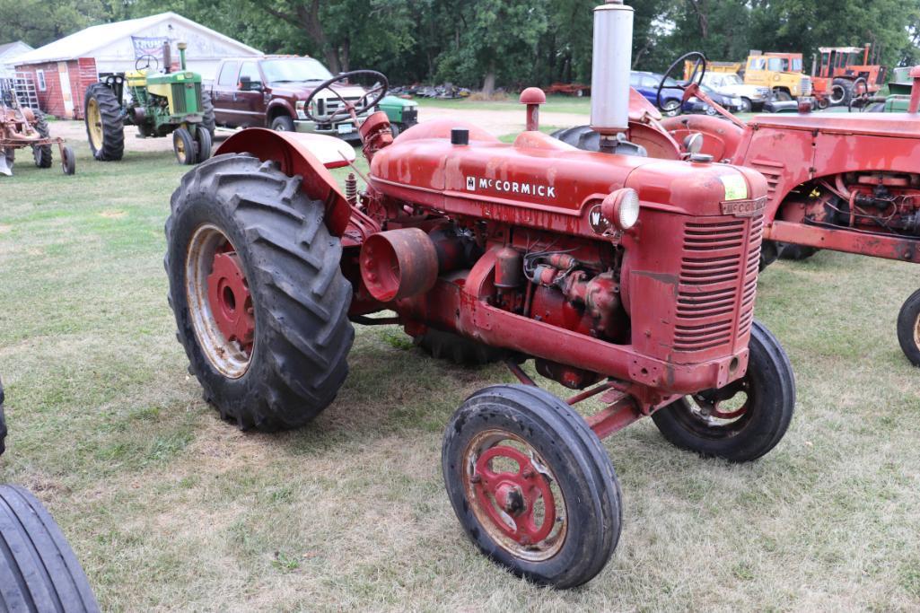 McCormick W4 Standard, 14.9-26, Rear Wheel Weights, Pto, Fenders, Lights, Sn WBH33118