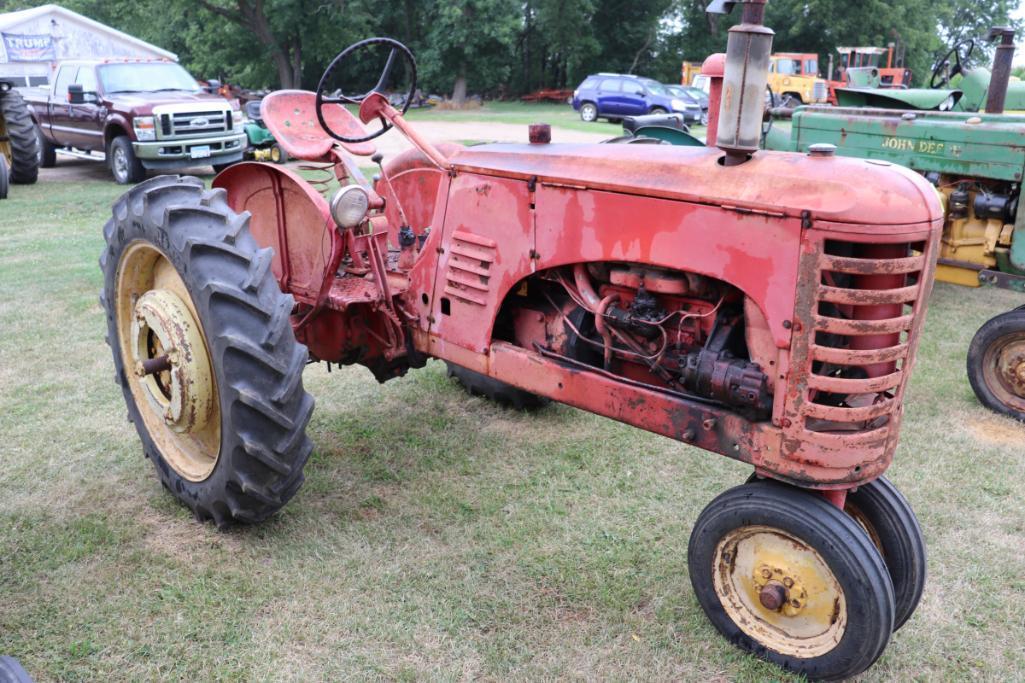 MH 22, NF, 1 Hyd, Pto, 11.2-34 Rear Wheel Weights, Side Tins, SN 22DR1007