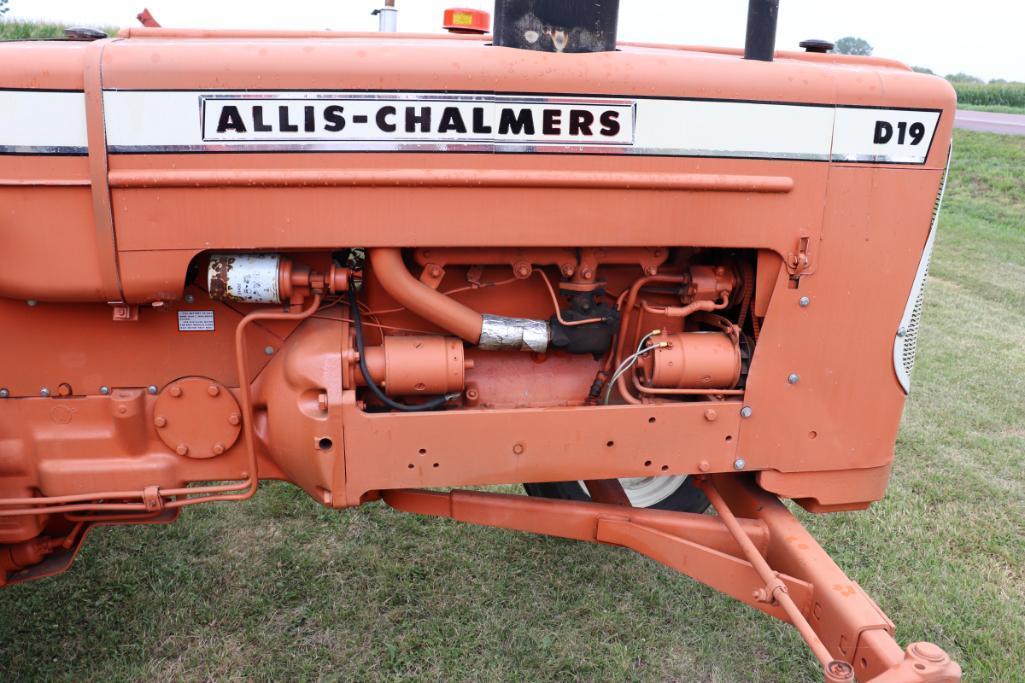 Allis Chalmers D19, Gas, 18.4-34, Pto, 1 Hyd, Fenders, Repainted, WF