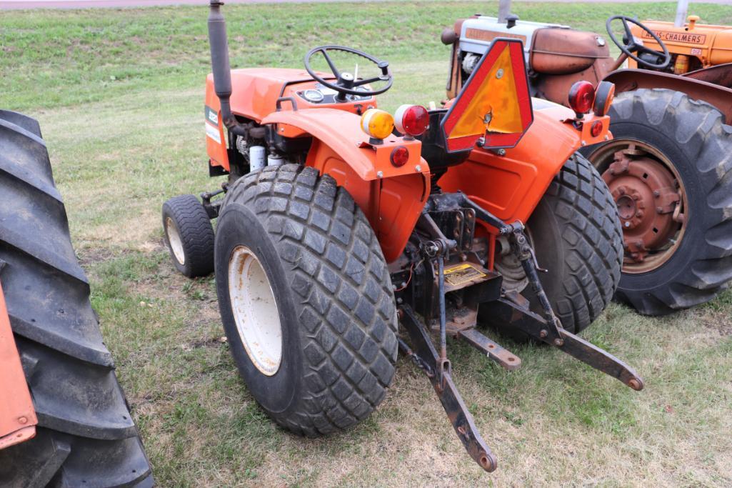 Allis Chalmers 5020 Dsl, Pto, 3pt, No Top Link, Fenders, Lights, 13.6-16 Turf Tires,