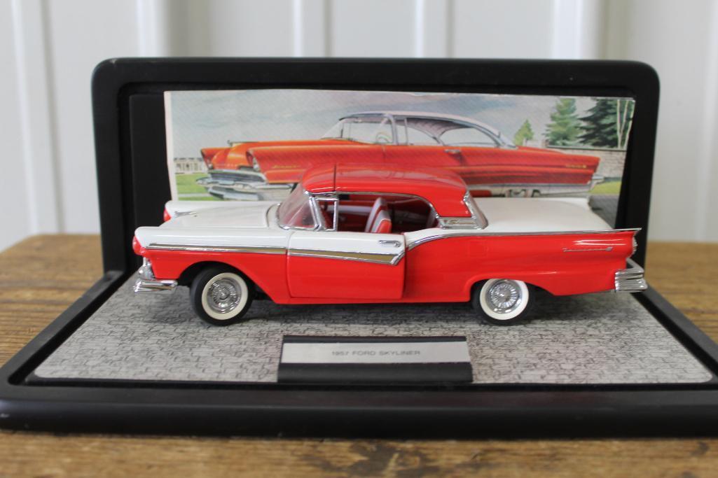 1/34 1957 FORD SKYLINE IN CASE