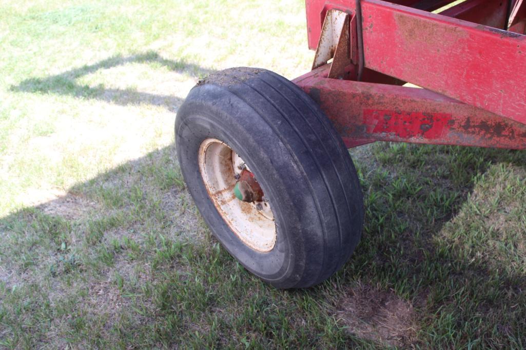 Lundell 1290 Gravity Box, Approx 220 Bu, 2 Compartment,