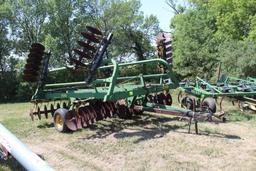 JD 230 Tandem Disk, 21', Spring Scrapers, Hyd Fold