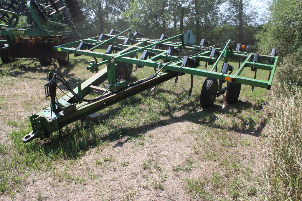 JD 610 Chisel Plow, 17', PT, Walking Tandems, Single Point Depth, TruDepth Shanks,