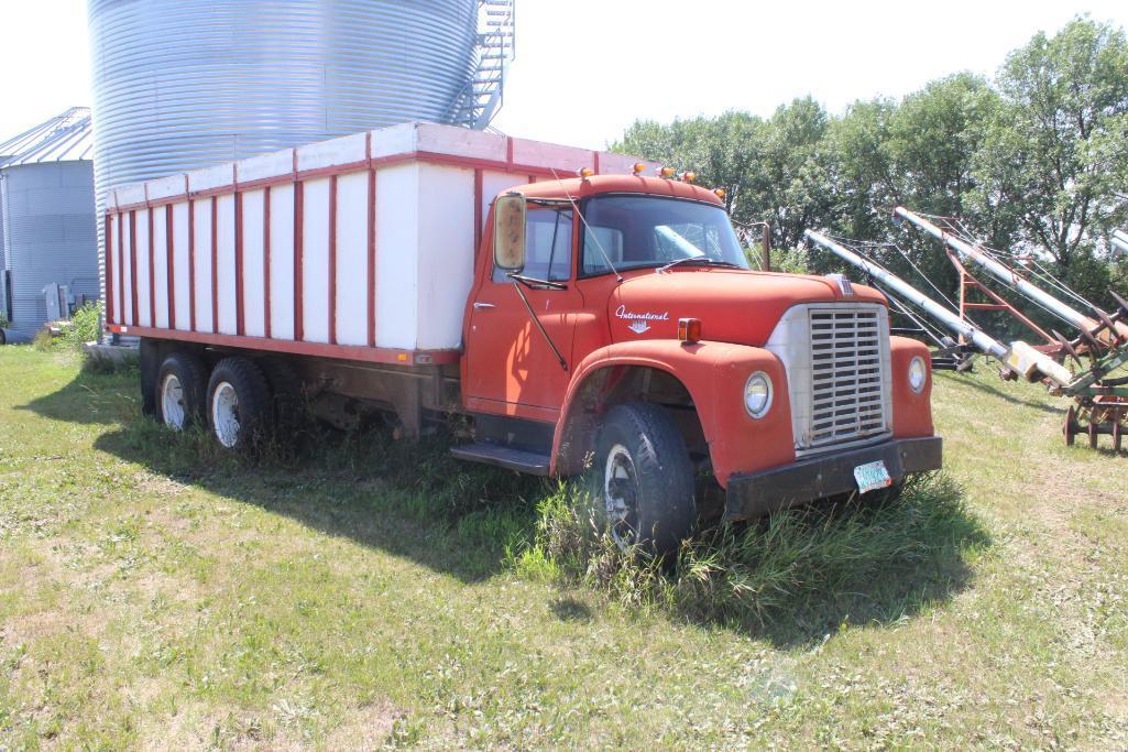 1970 Intl Loadstar 1800 Tandem Axle Grain Truck, 19.5' Box, Hoist, 5&2 Trans,