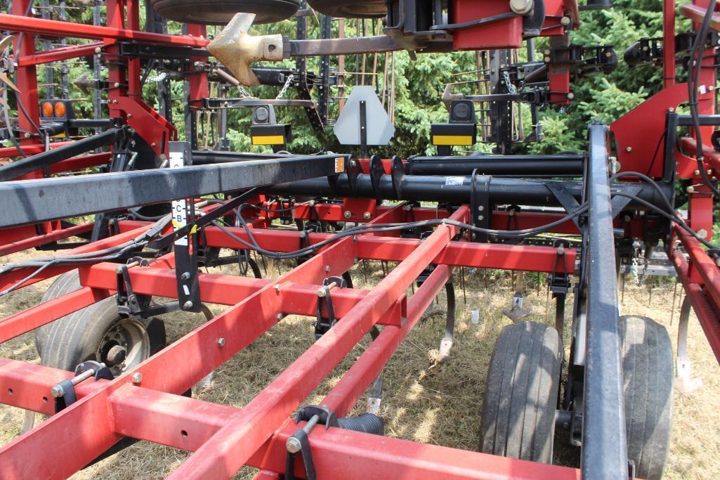 CASE IH TIGERMATE II FIELD CULT, 45.5', 5 FOLD, (91) SHANKS, 7" KNOCK ON SWEEPS, 2 BAR HARROW,