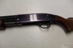 MOSSBERG 500AT 12 GAUGE PUMP, SN G545084, CRACK ON STOCK BEHIND SAFETY,