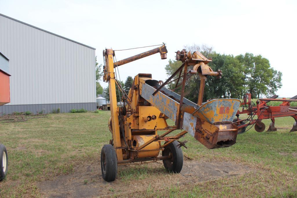 MM MODEL D CORN SHELLER