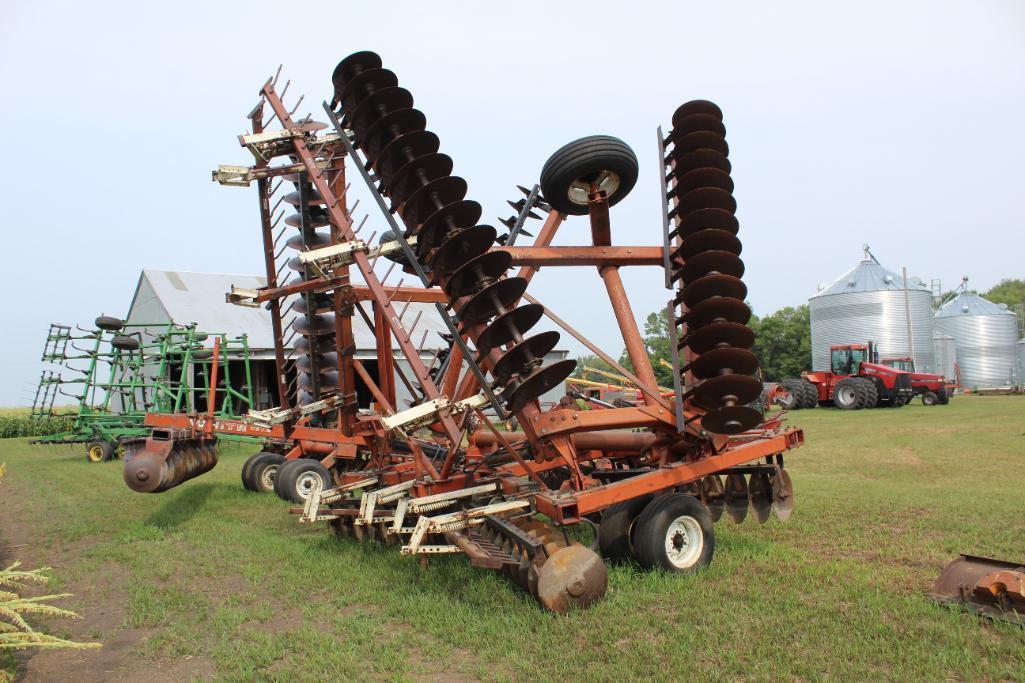 WHITE 34.5' TANDEM DISK, REAR HITCH, REAR UNI-MULCHER BAR