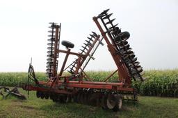 WHITE 34.5' TANDEM DISK, REAR HITCH, REAR UNI-MULCHER BAR