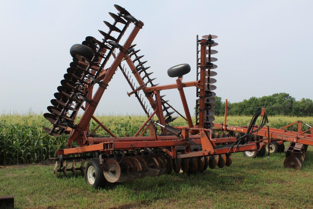 WHITE 34.5' TANDEM DISK, REAR HITCH, REAR UNI-MULCHER BAR