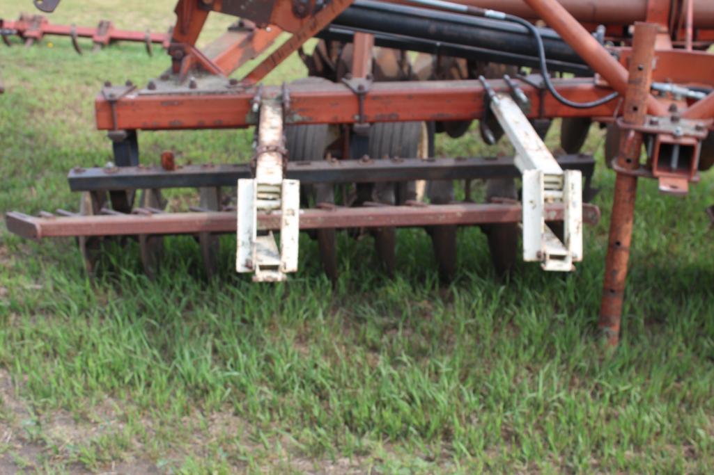 WHITE 34.5' TANDEM DISK, REAR HITCH, REAR UNI-MULCHER BAR