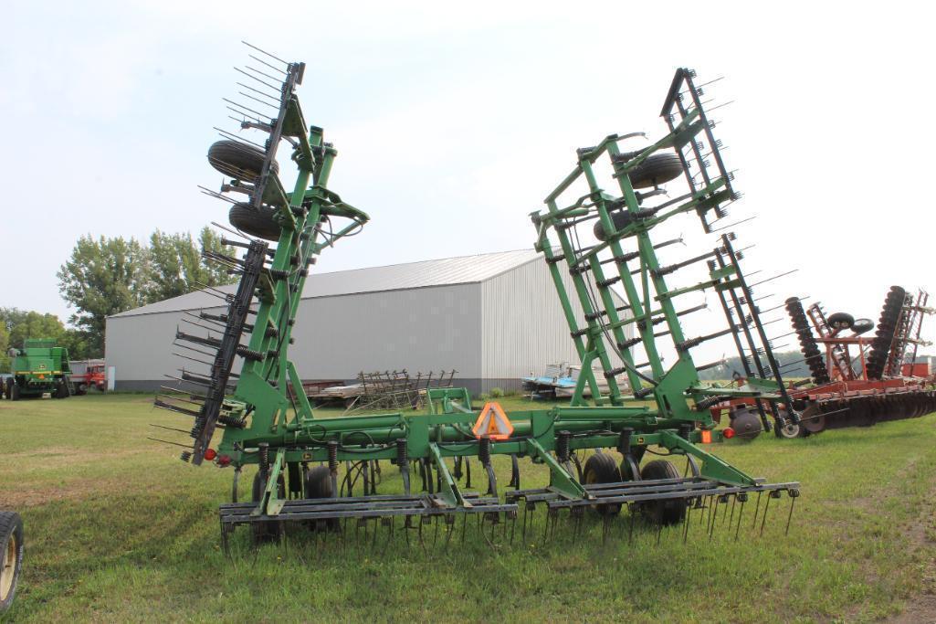 JD 960 Field Cult, 30', 3 Bar Harrow