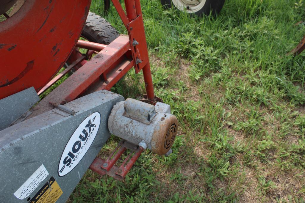 SIOUX ROTARY GRAIN SCREENER, ON CART, LOADING AUGER