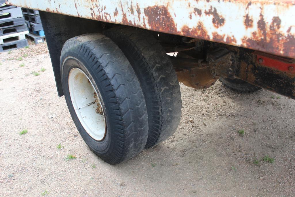 ***Ford 750 Cabover Truck, 5 Speed, Single Axle, 15' Steel Box and Hoist, for Parts or Repair,