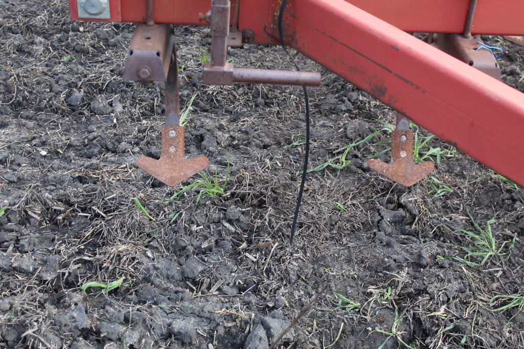 CASE IH 4900 FIELD CULTIVATOR, 30.5', (61) SHANKS, 7" SWEEPS, WALKING TANDEMS, 3 BAR HARROW