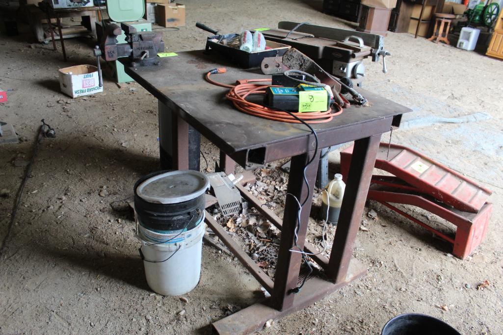 33"X44" STEEL WORK/WELDING TABLE, WITH 4" VISE