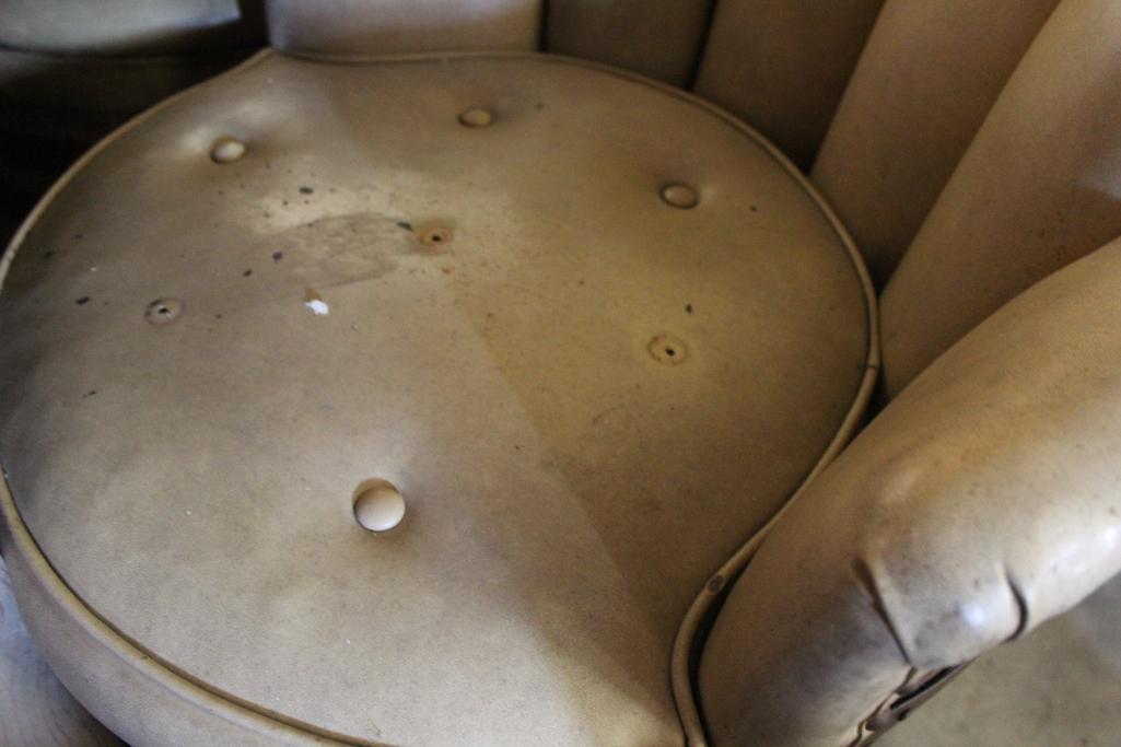 (4) Barrel Chairs with Round Barrel Rotating Coffee Table