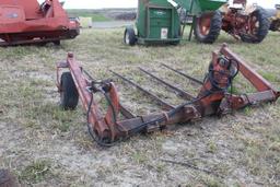 HESSTON 100 3PT STACKER MOVER, SOME TEETH HAVE BEEN REPAIRED