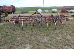 IH 45 VIBRA-SHANK APPROX 18.5' FIELD CULT, 3PT, GAUGE WHEELS