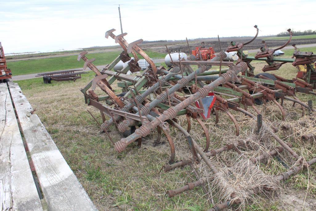 GLENCOE APPROX 20' FIELD CULT, MANUAL FOLD, 3 BAR HARROW