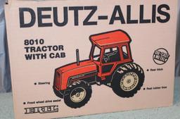 1/16 DEUTZ-ALLIS 8010, MFWD, NEW IN BOX, TOY AND BOX NEED CLEANING